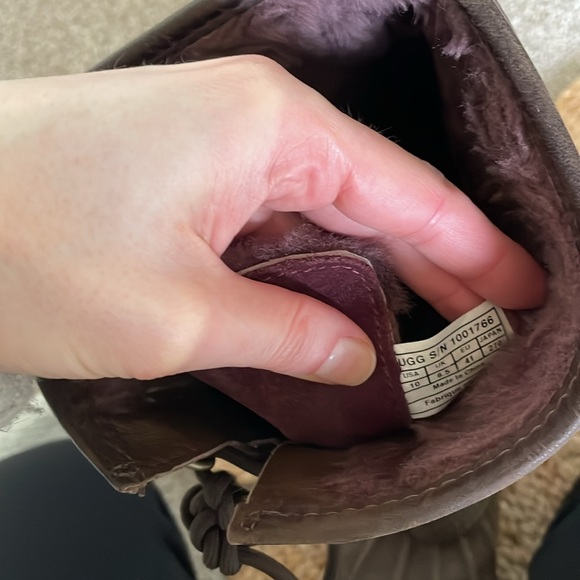 UGG Women’s size 10 snow boots (suede and leather) - Picture 5 of 12